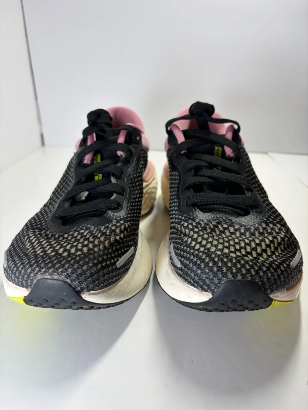 Nike Zoom X Invincible Run Flyknit Volt Pink Athletic Running Shoe Women's US 9